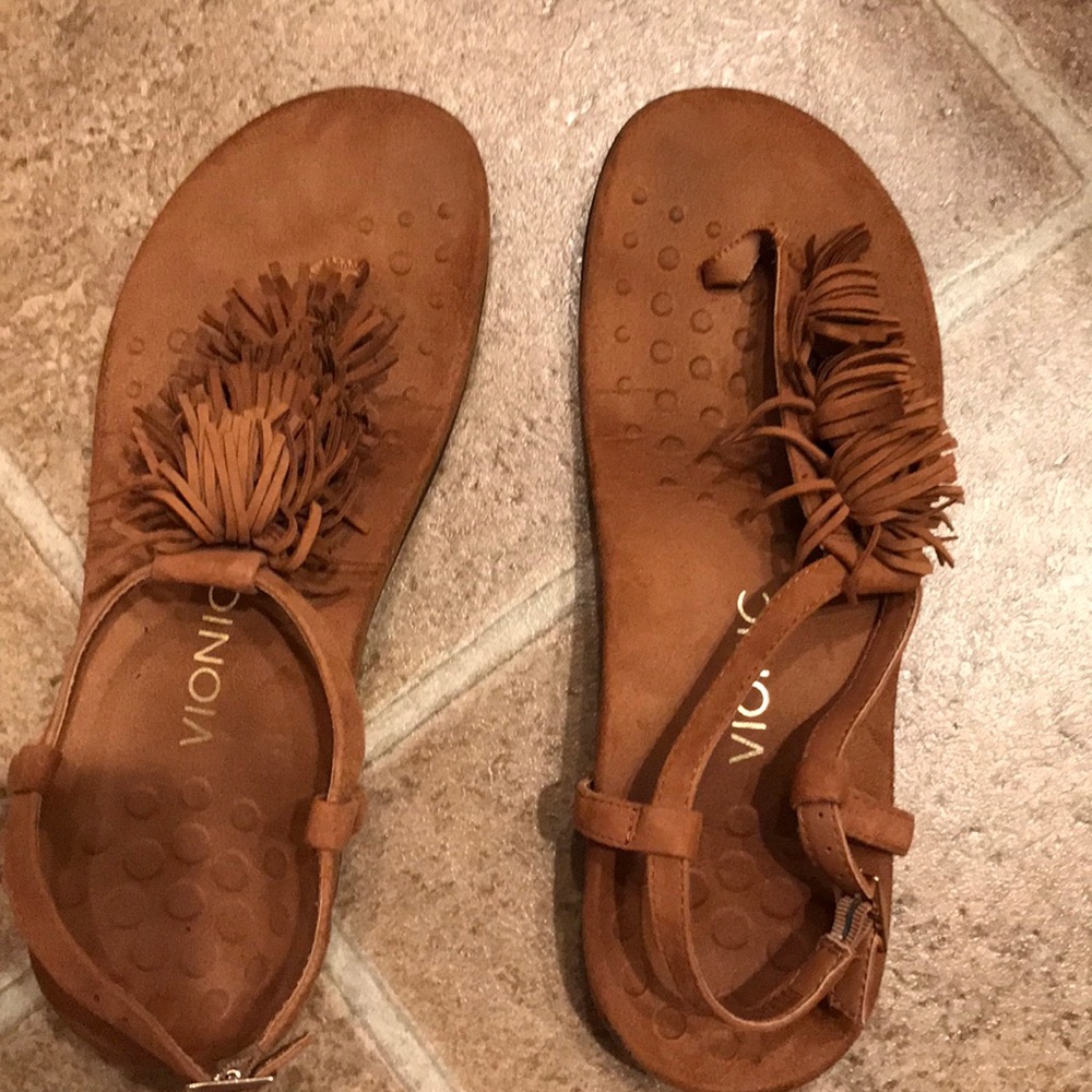 Vionic fringe sandals size 9